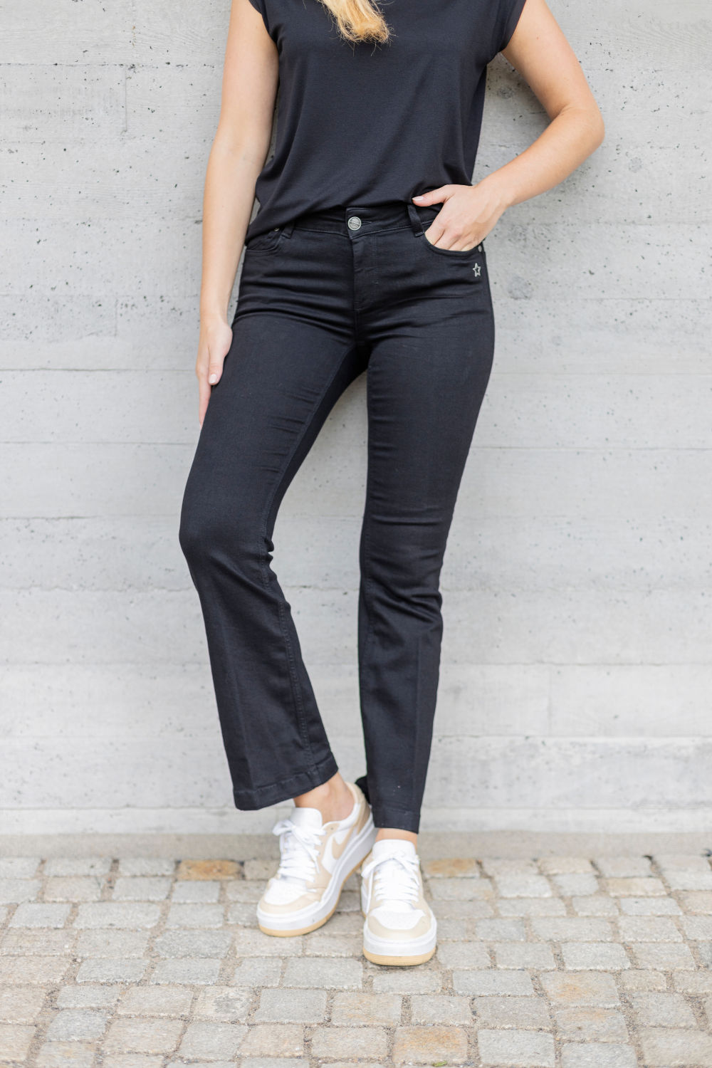 MELINA Bootcut Mandelschwarz