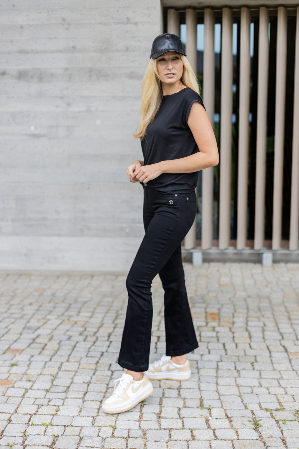 MELINA Bootcut Mandelschwarz