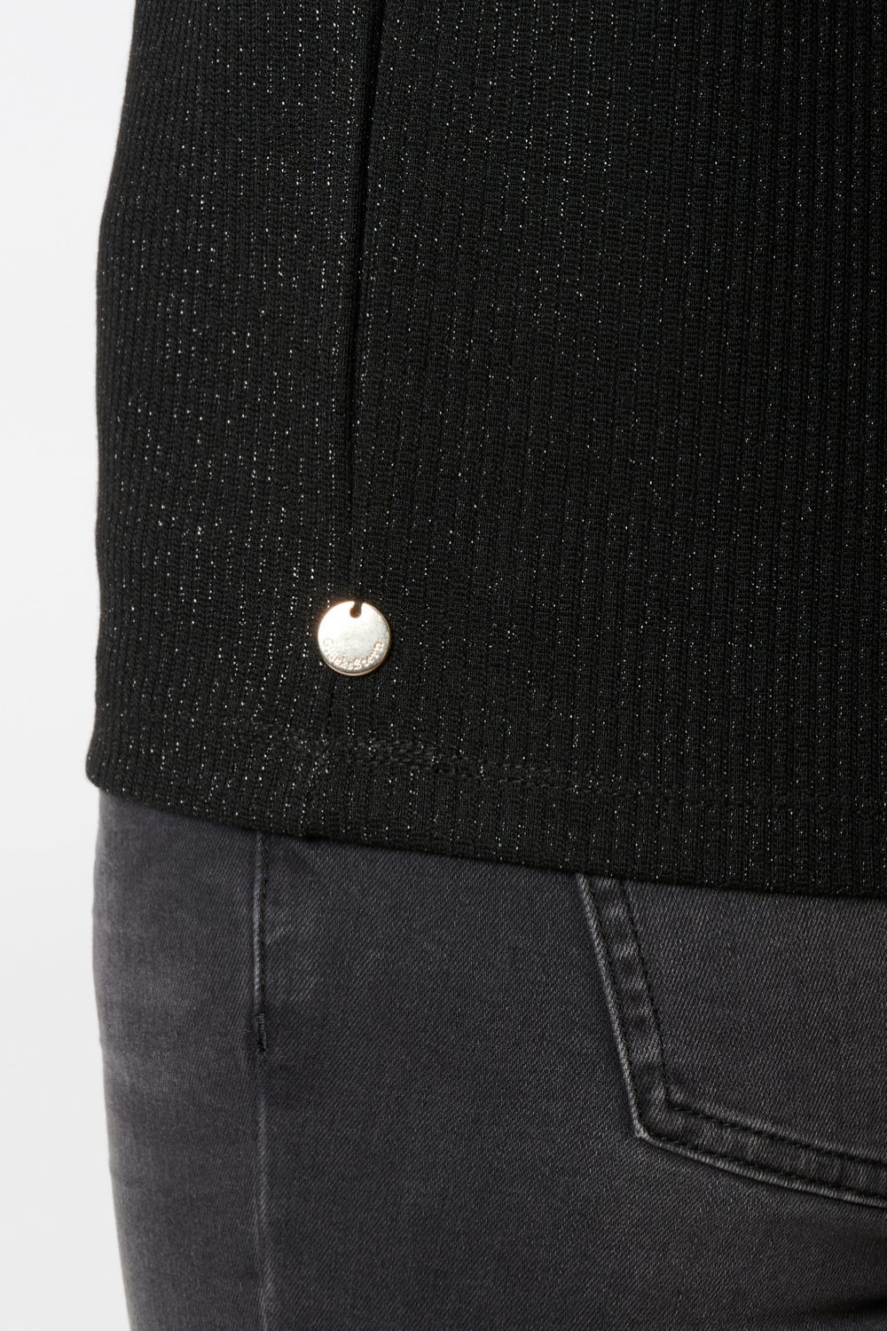 T-shirt with glitter yarn