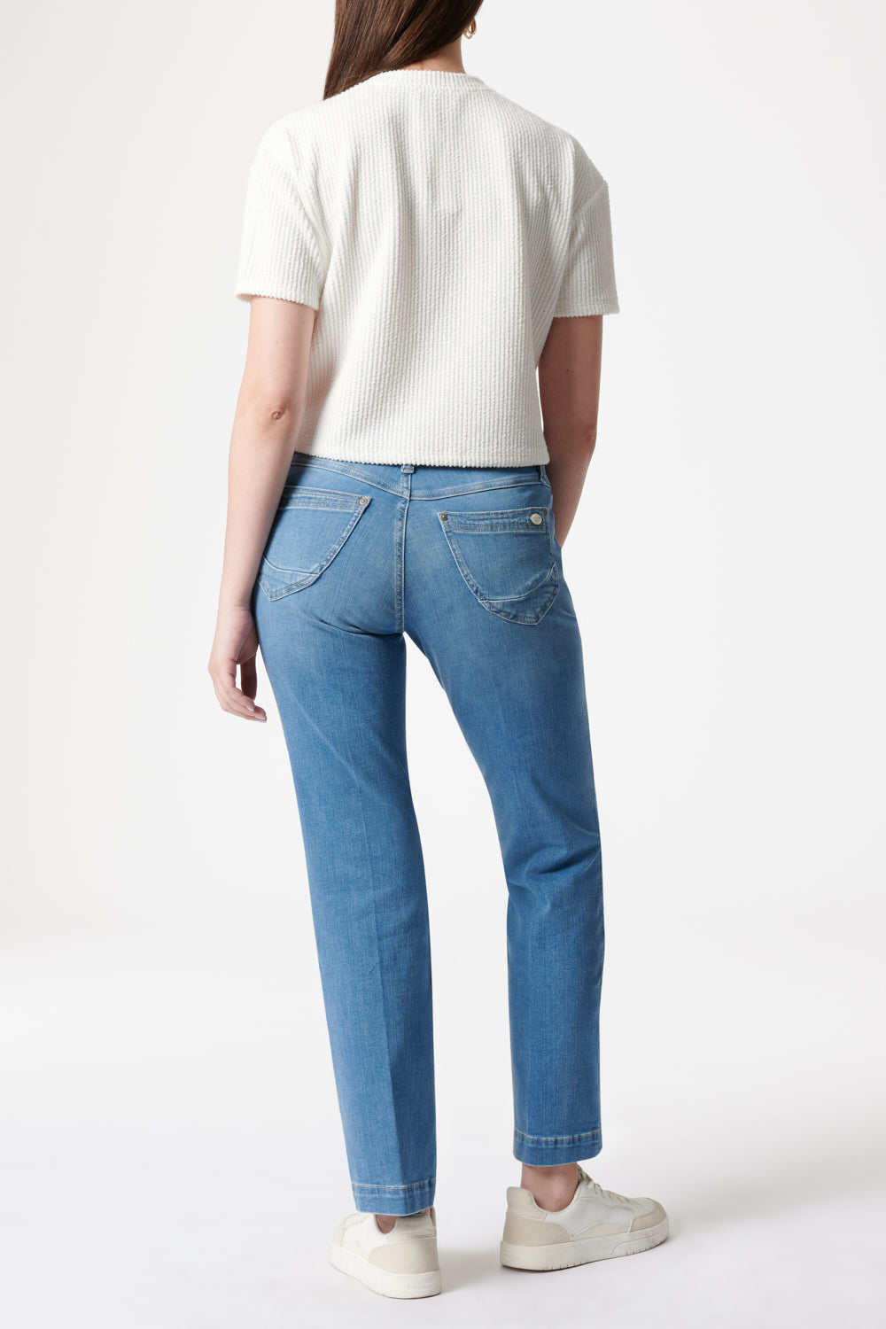Merle – Straight Leg Jeans in Waschblau mit mittlerer Leibhöhe