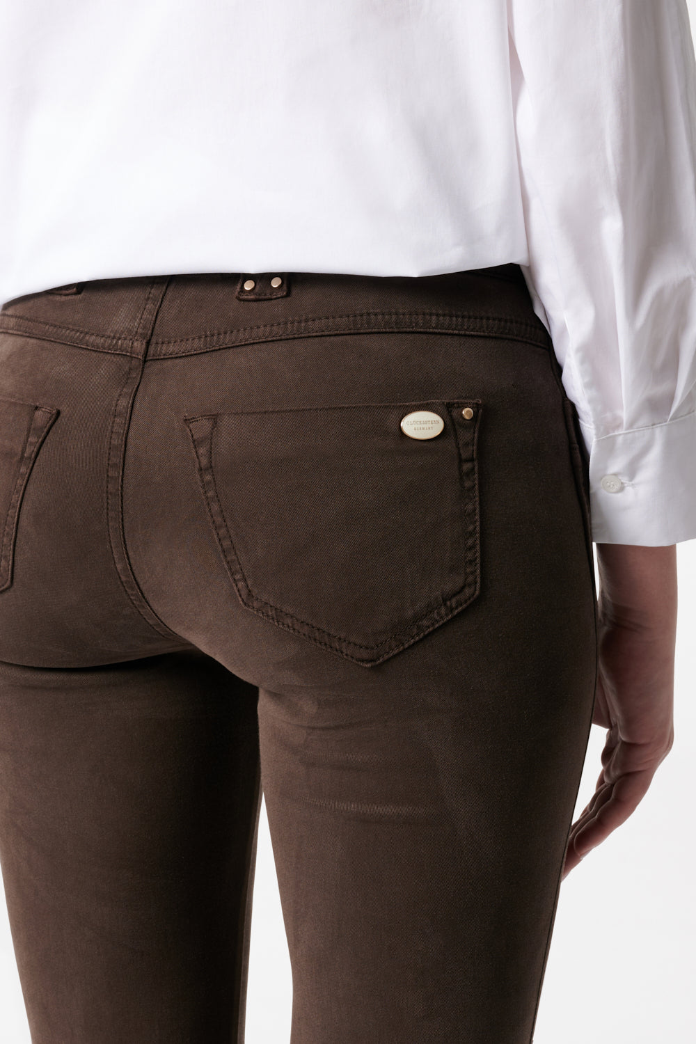 Petra – Slim Fit Hose in Edelbraun mit niedriger Leibhöhe