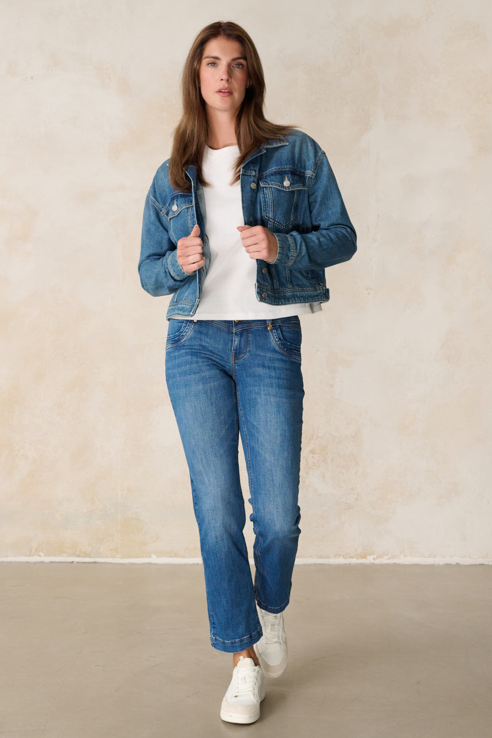 Merle – Straight Leg Jeans in Nachtblau mit mittlerer Leibhöhe