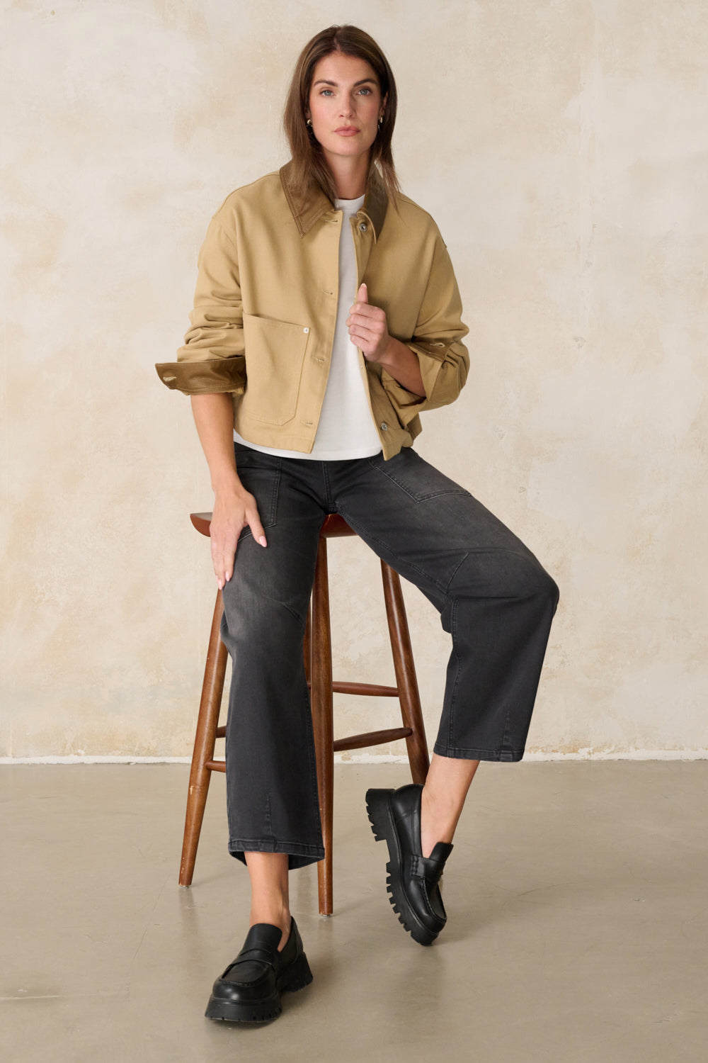 Serena – Barrel Jeans in Modellgrau mit hoher Leibhöhe