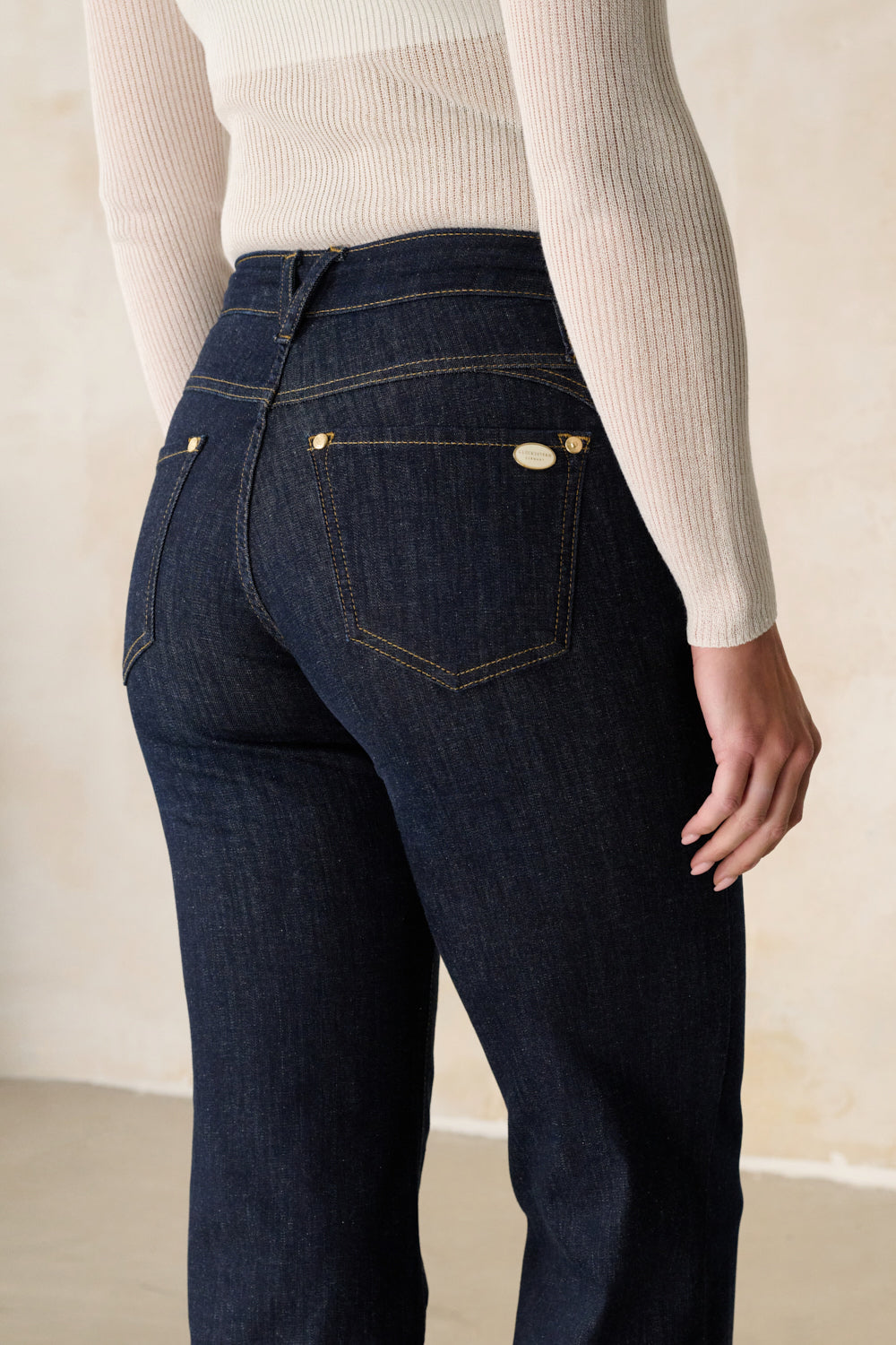 Clara – Flared Jeans in Fahlblau mit hoher Leibhöhe