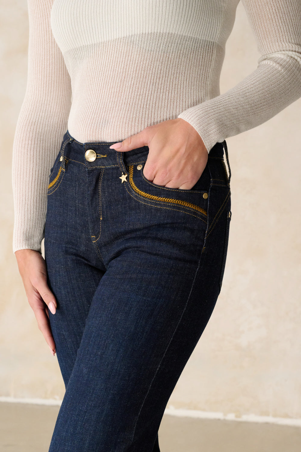 Clara - Jeans Flared – Fahlblau