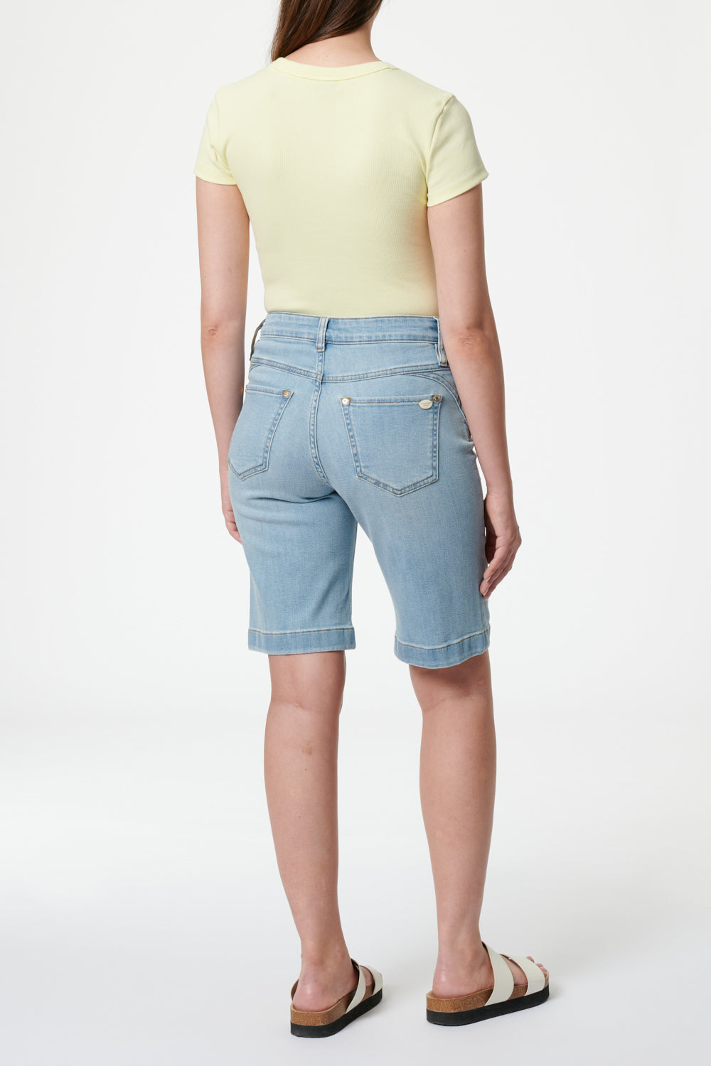 Clara – Bermuda in Blassblau mit hoher Leibhöhe