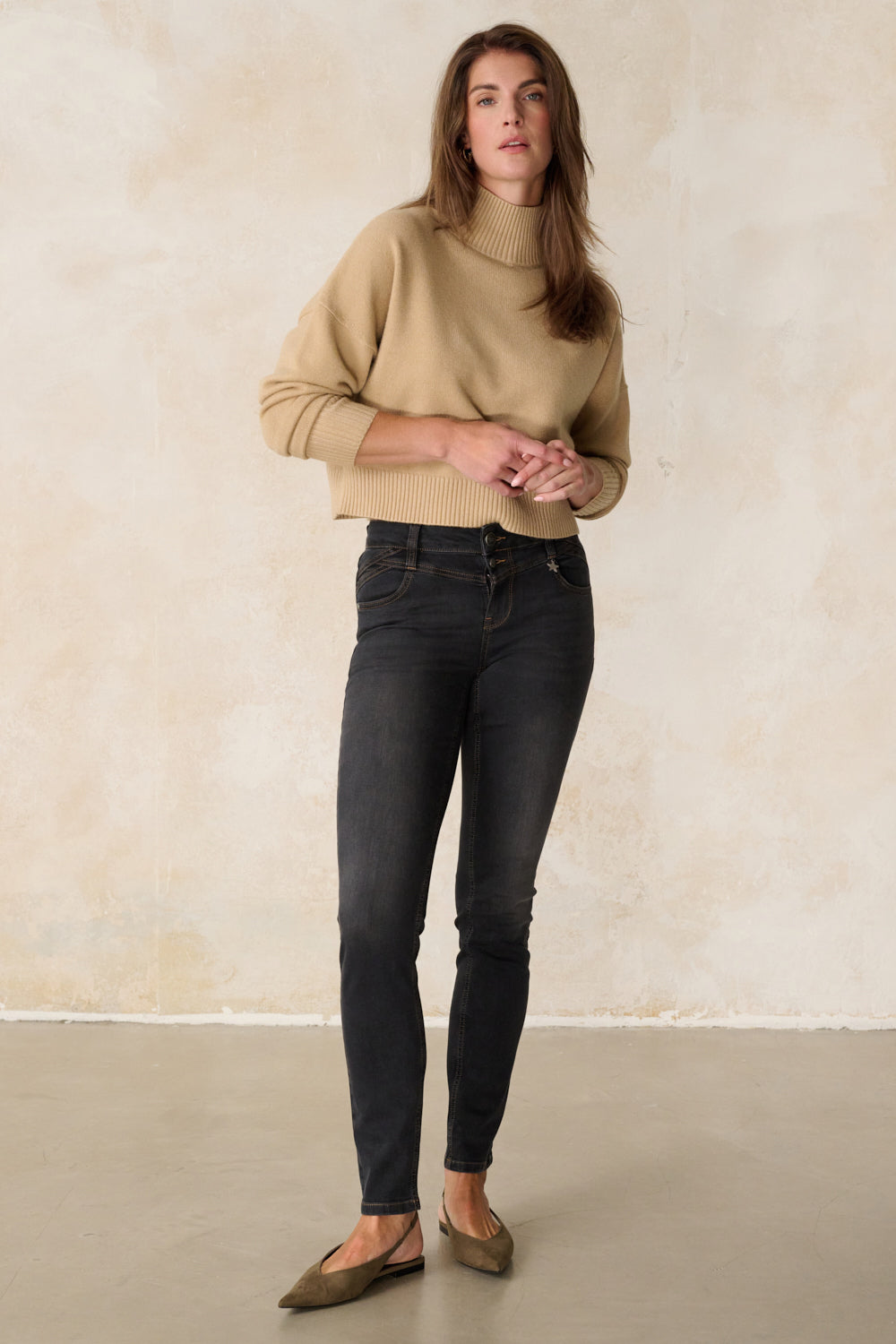 Merle – Slim Fit Jeans in Granitgrau mit mittlerer Leibhöhe