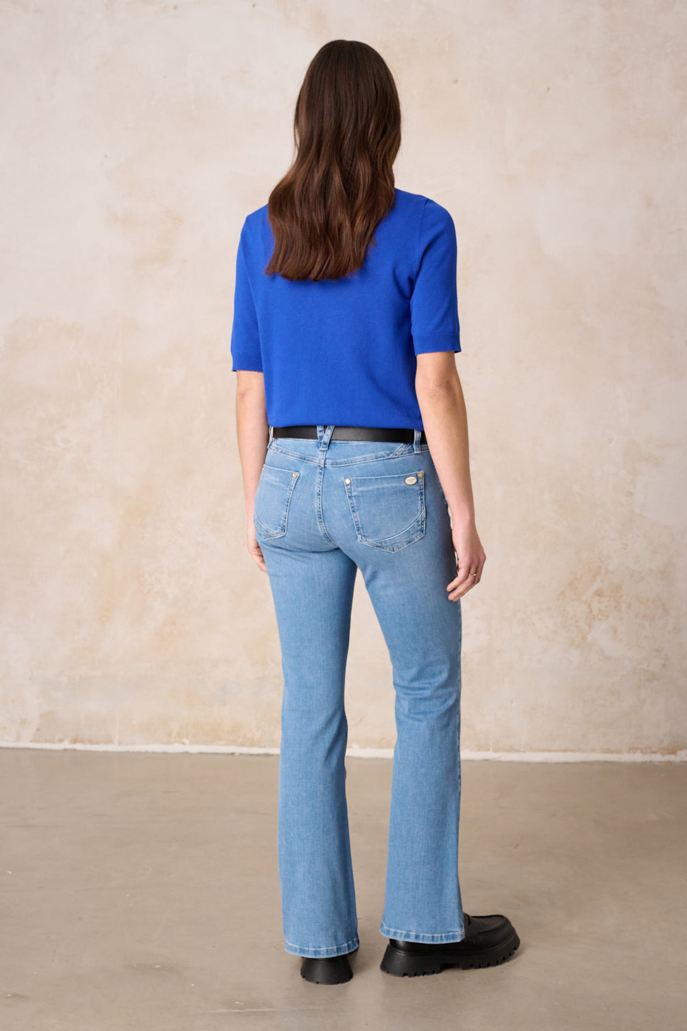 Melina Bootcut Jeans – Kristallblau & Leichter Denim, mittlere Leibhöhe