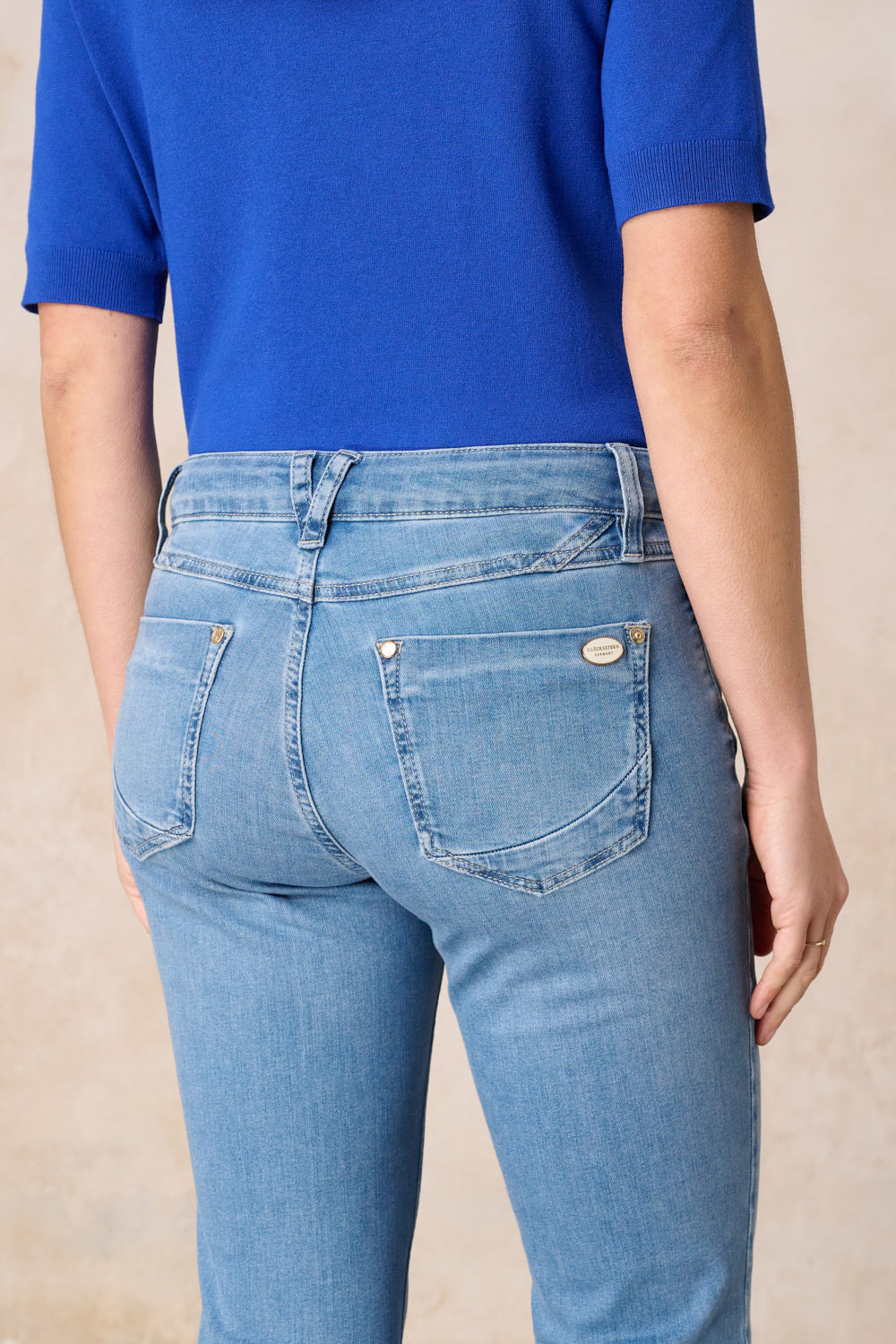 Melina Bootcut Jeans – Kristallblau & Leichter Denim, mittlere Leibhöhe