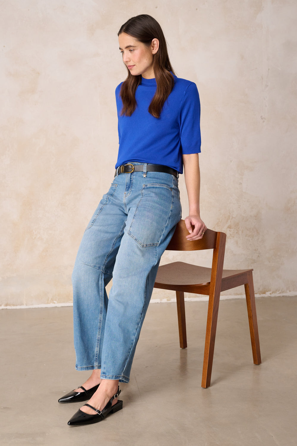 Serena – Barrel Jeans in pocket blue with a high waist