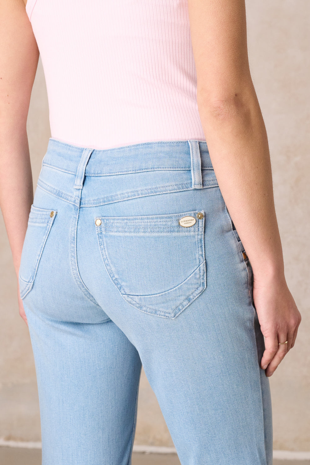 Merle – Straight Leg Jeans in Isarblau mit mittlerer Leibhöhe