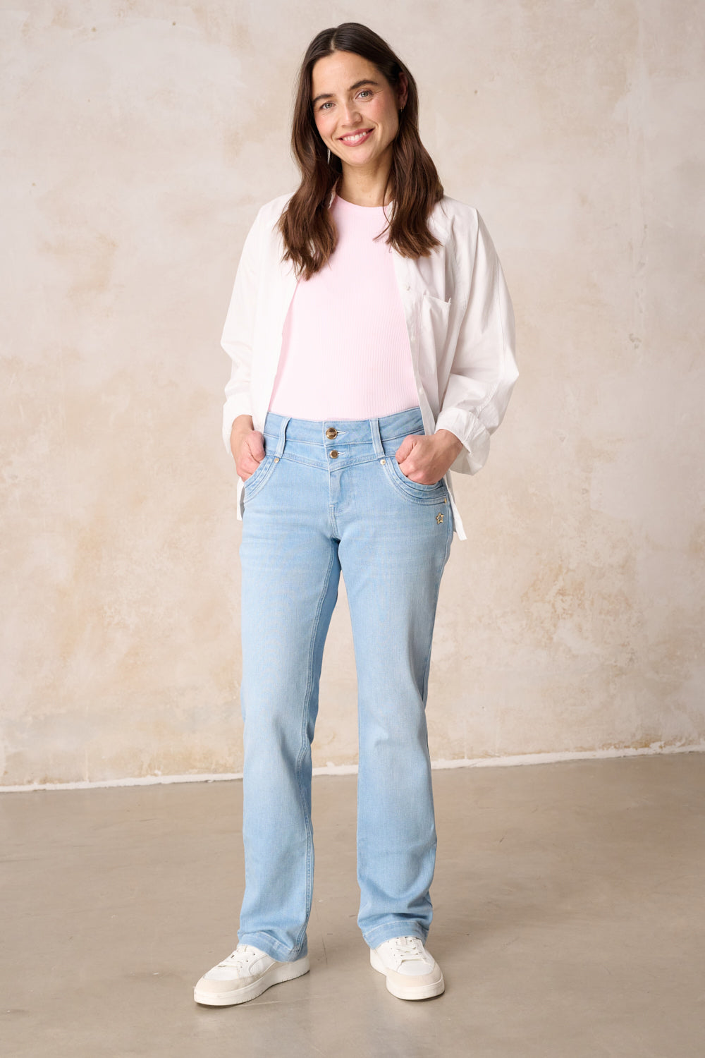 Merle – Straight Leg Jeans in Isarblau mit mittlerer Leibhöhe
