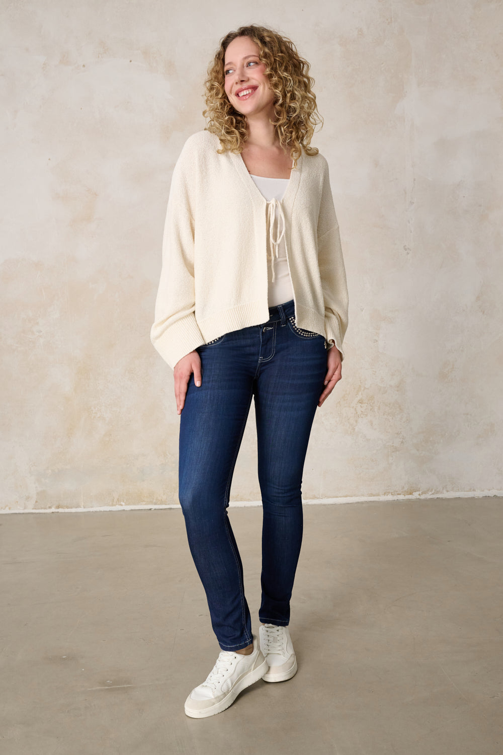 Petra â Slim Fit Jeans in Cool Blue with Low Rise