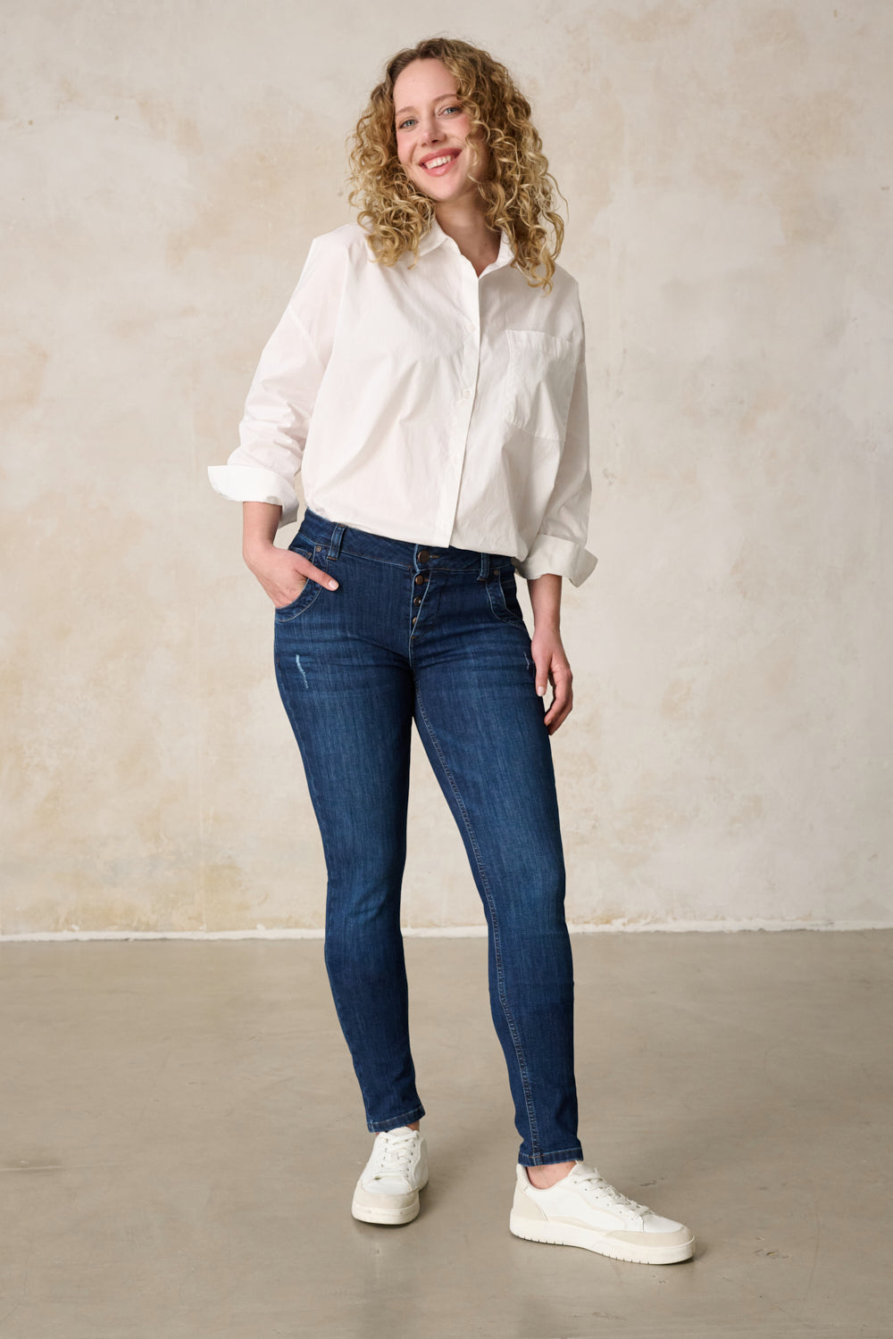 Petra – Slim fit trousers in Danube blue with a low rise