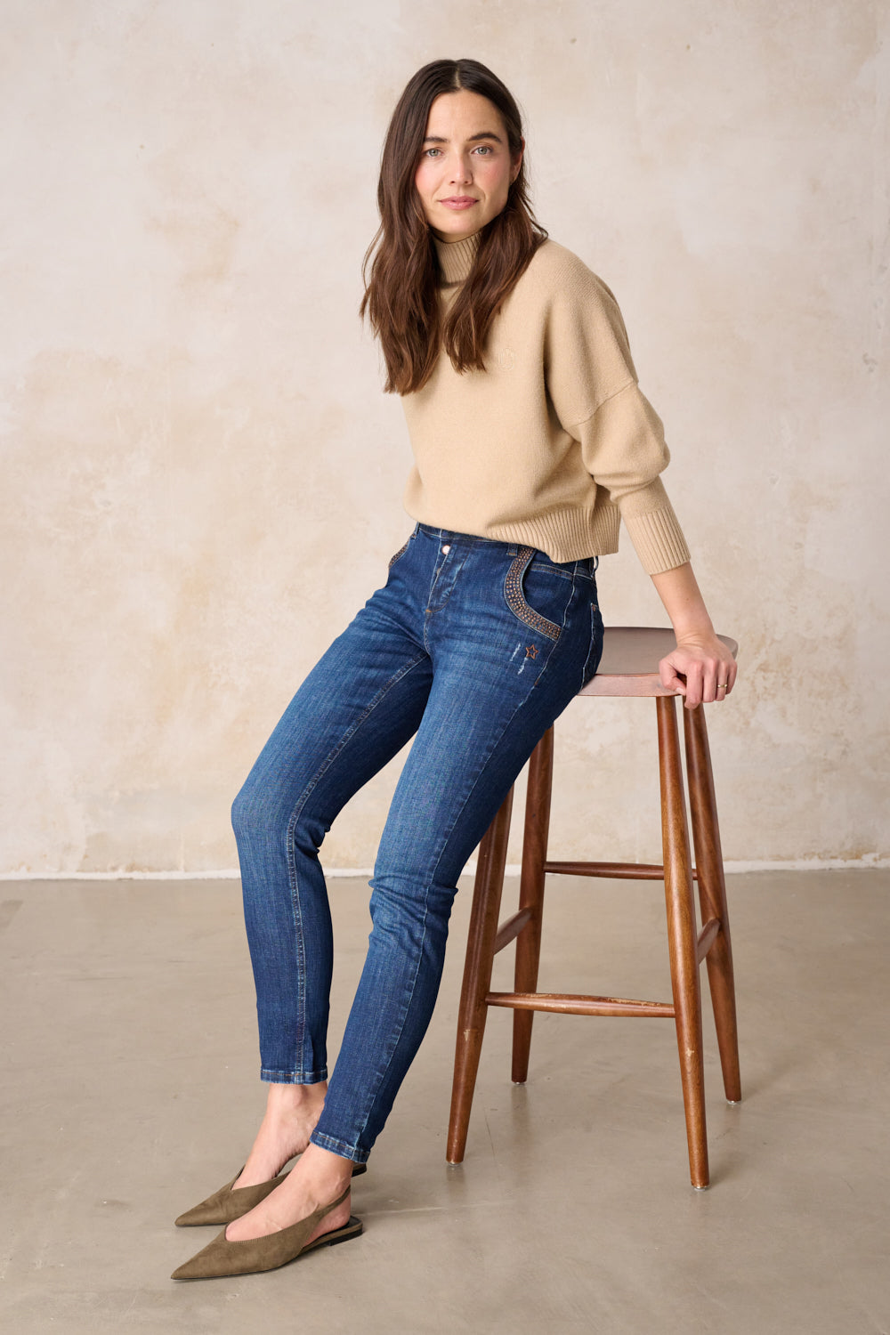 Petra Slim Fit Jeans - Rivet Details & Soft Denim, Low Rise