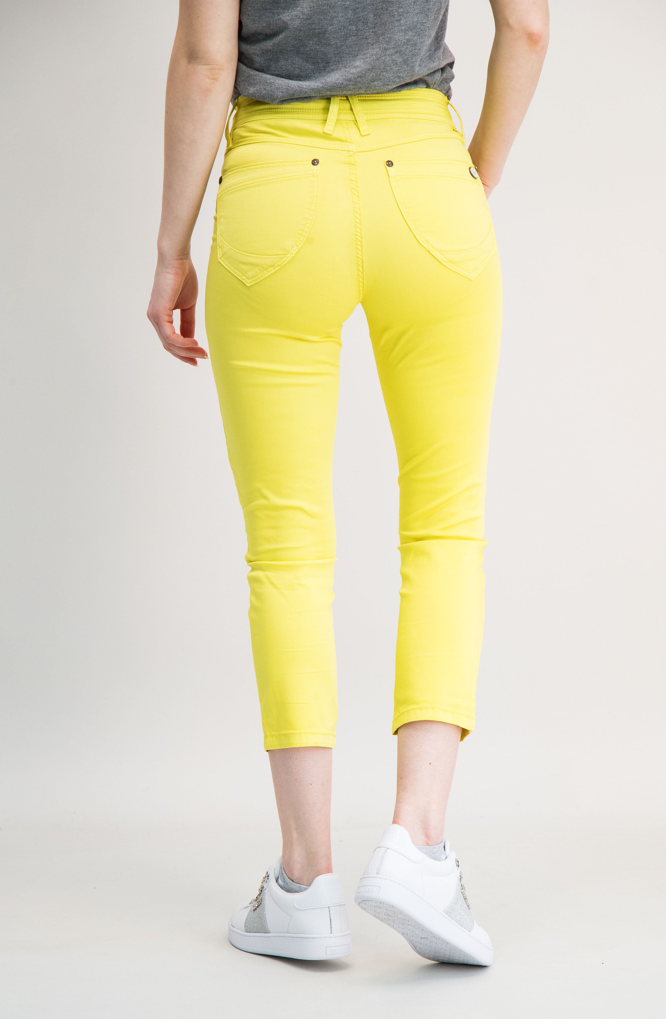Merle - Light Yellow