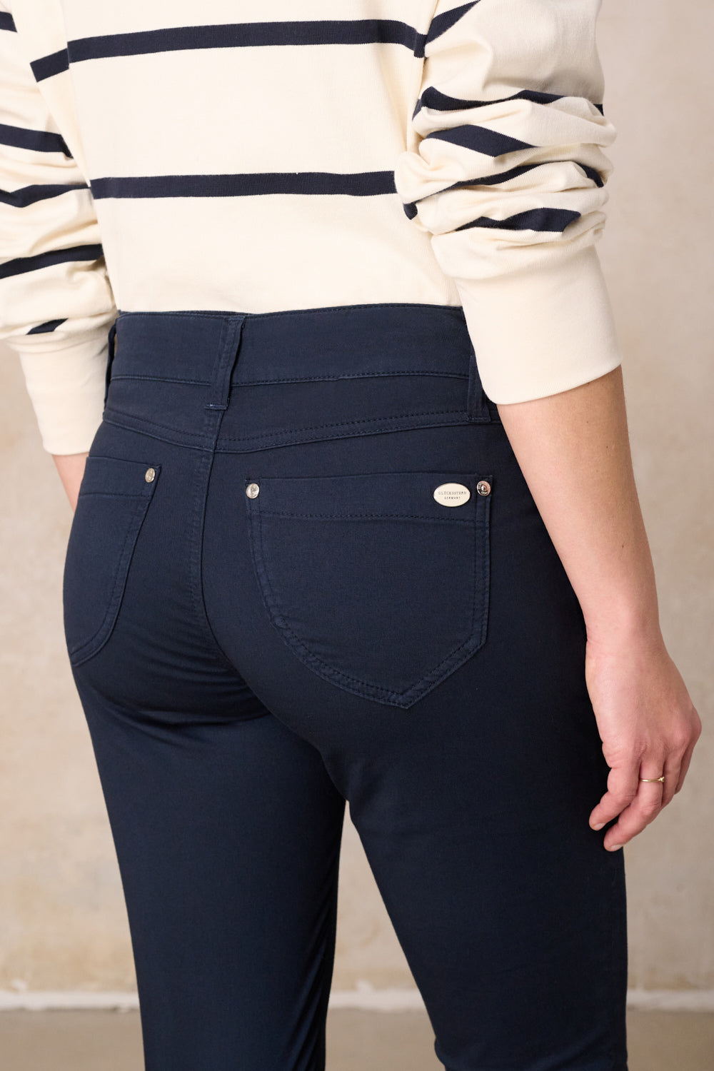 Merle – Slim Fit Hose in Royalblau mit mittlerer Leibhöhe