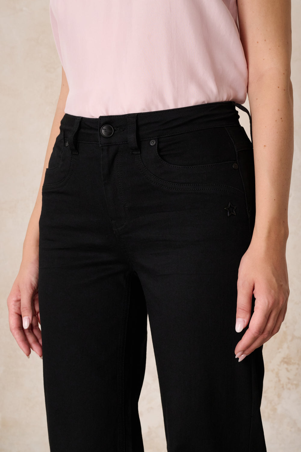 Clara Wide Leg Jeans – Mandelschwarz & Soft Denim, hohe Leibhöhe