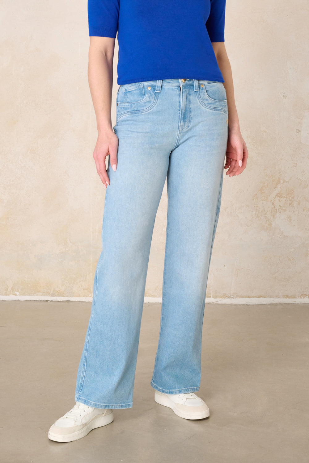 Clara – Flared Jeans in Isarblau mit hoher Leibhöhe