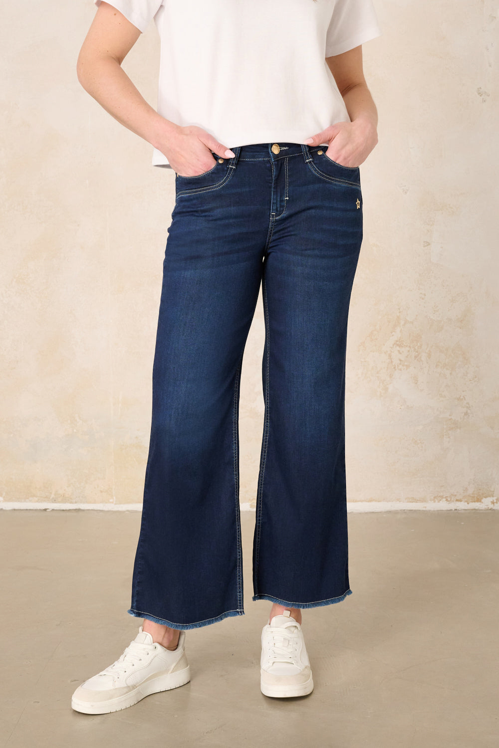Clara – Flared Jeans in Sommersanft mit hoher Leibhöhe