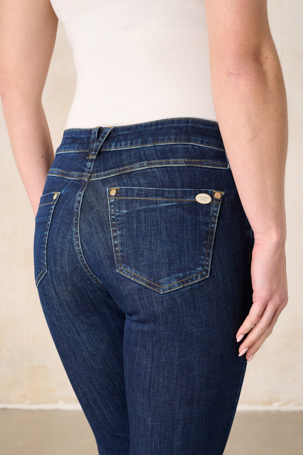 Melina – Bootcut Jeans in Wunschblau mit mittlerer Leibhöhe