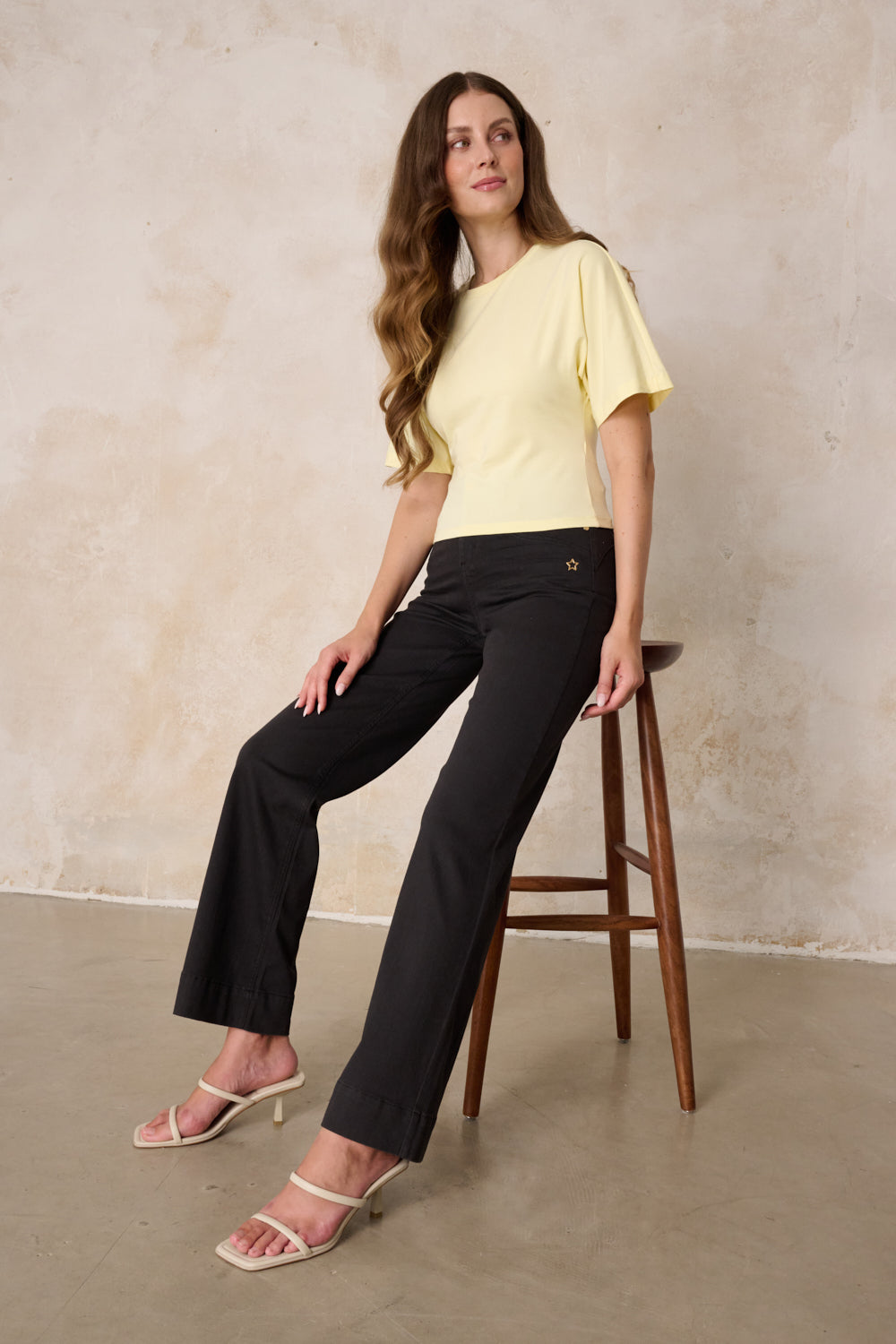 Clara Wide Leg Jeans – Schwarzbraun & Soft Denim, hohe Leibhöhe