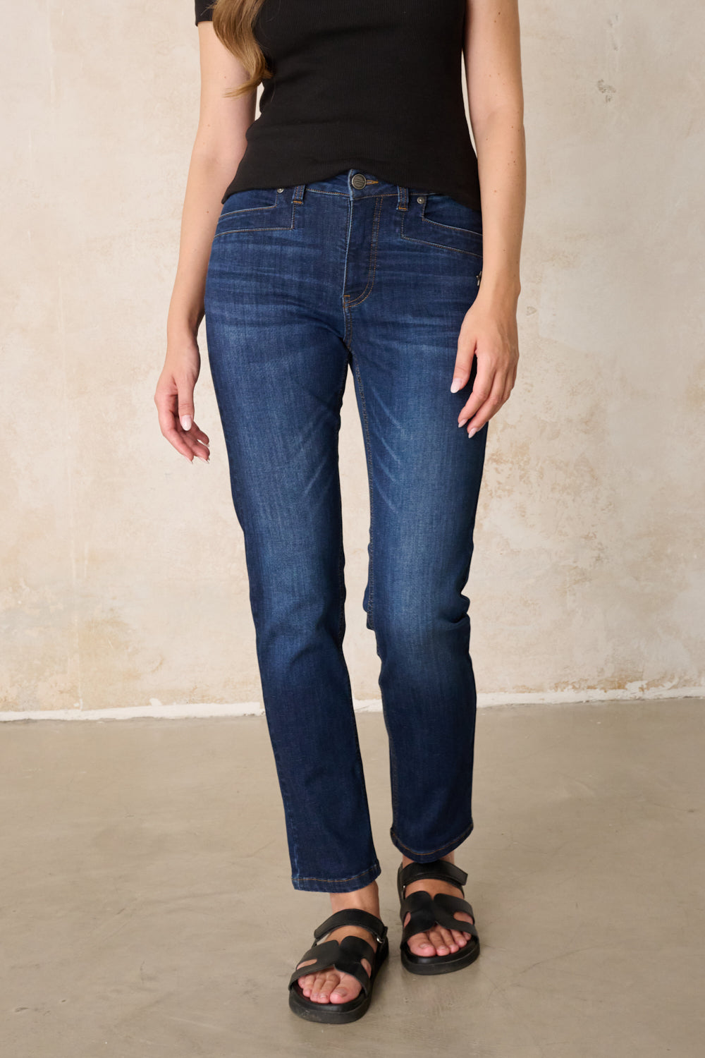 Tina Straight Leg Jeans – Neckarblau & Soft Denim, hohe Leibhöhe