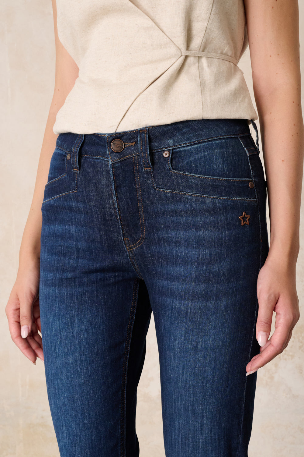 Tina Straight Leg Jeans – Donaublau & Soft Denim, hohe Leibhöhe