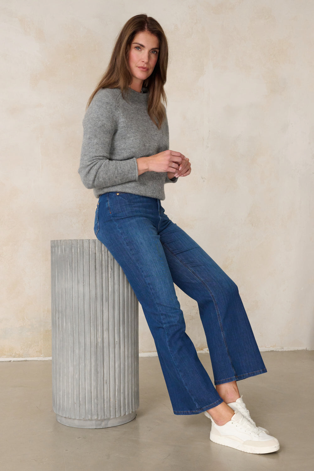 Melina – Bootcut Jeans in Eisenblau mit mittlerer Leibhöhe