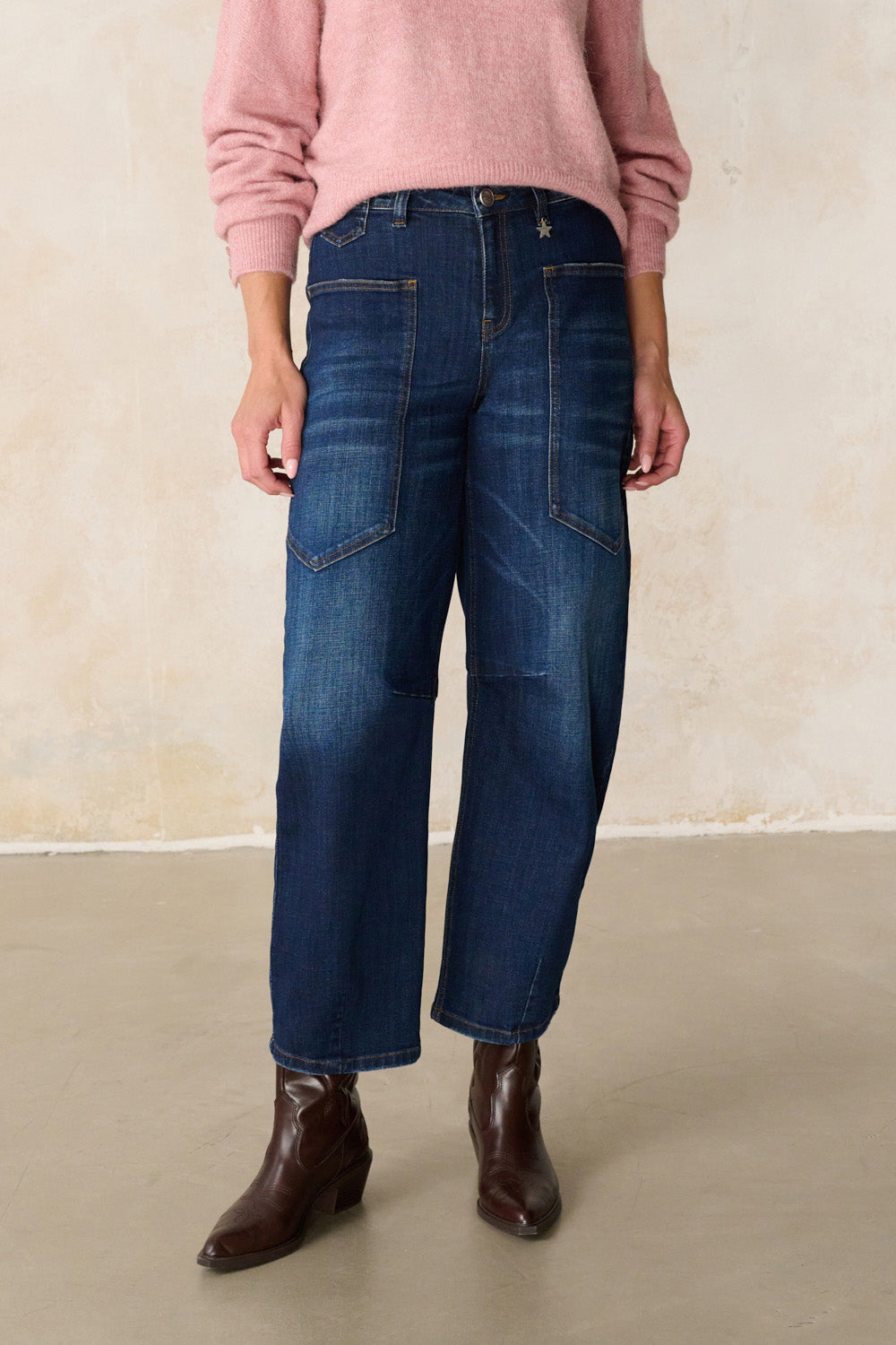 Serena – Barrel Jeans in Rheinblau mit hoher Leibhöhe