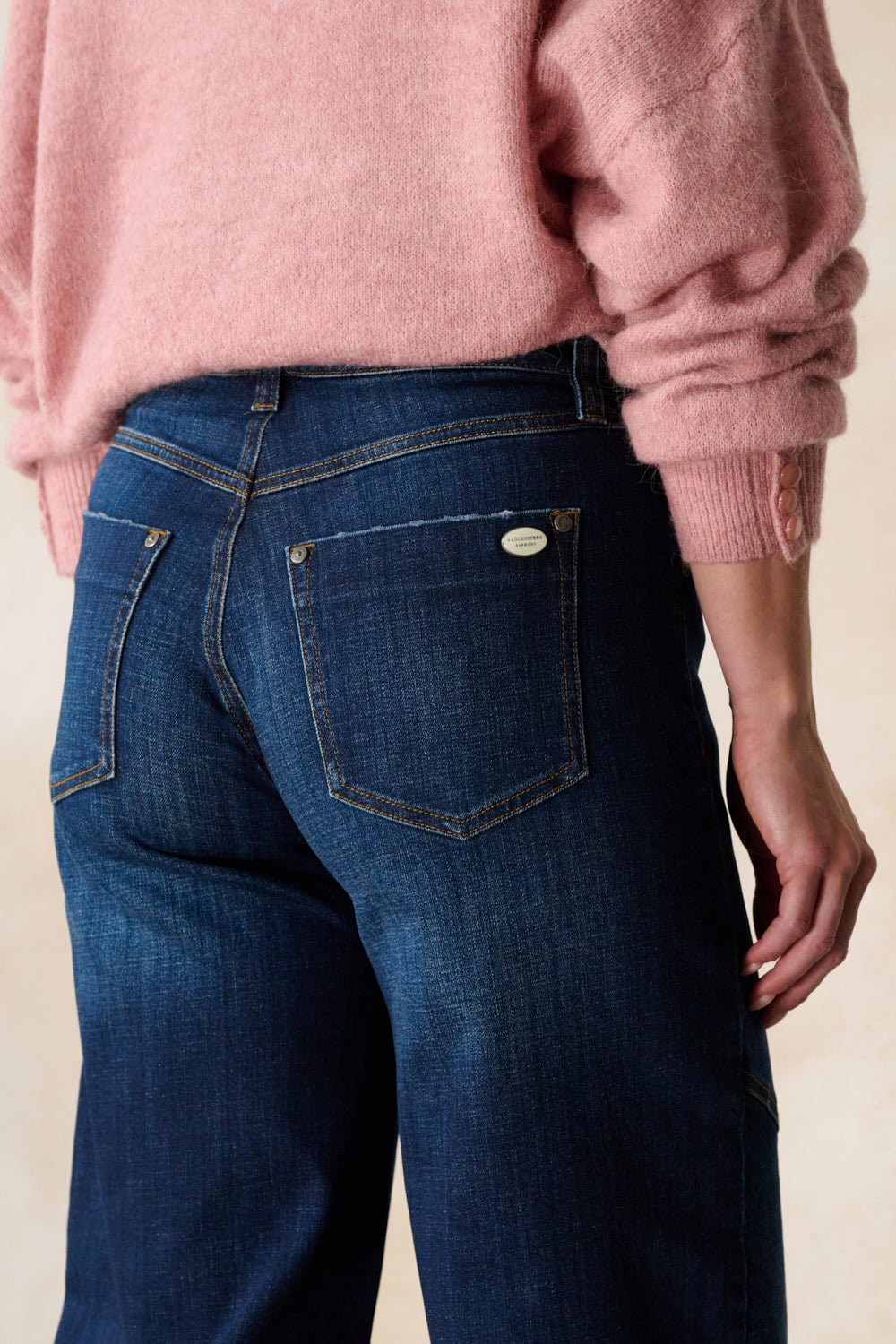 Serena – Barrel Jeans in Rheinblau mit hoher Leibhöhe