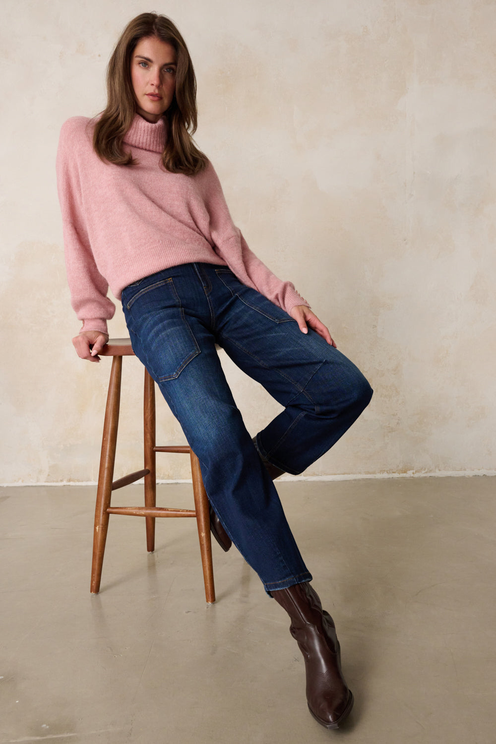 Serena – Barrel Jeans in Rheinblau mit hoher Leibhöhe