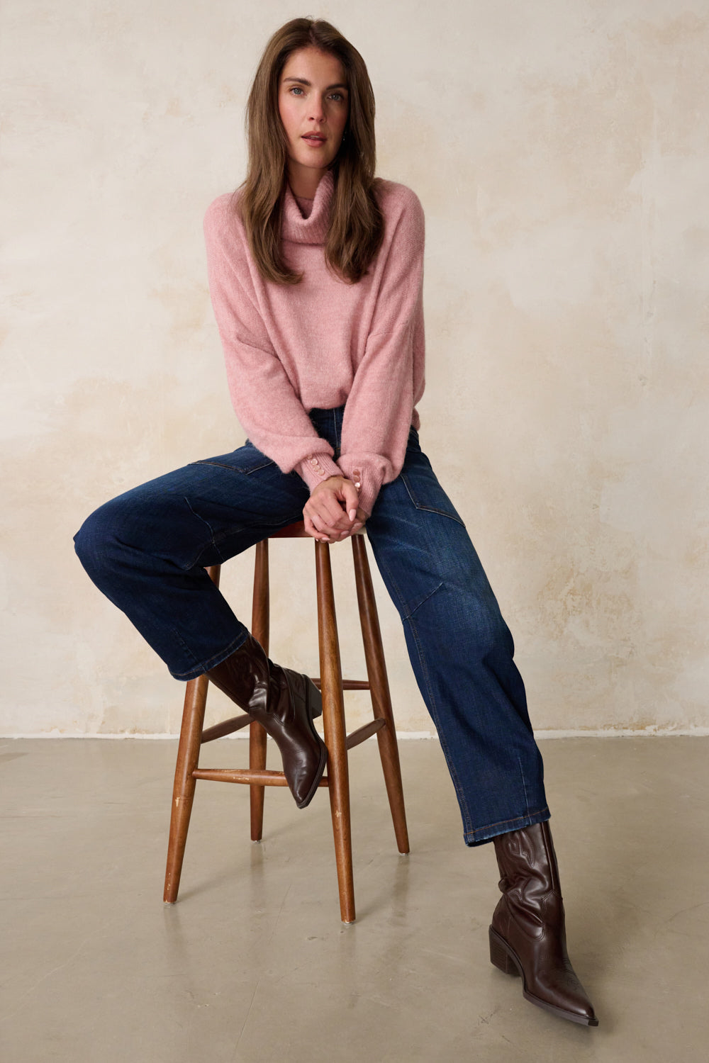 Serena – Barrel Jeans in Rheinblau mit hoher Leibhöhe