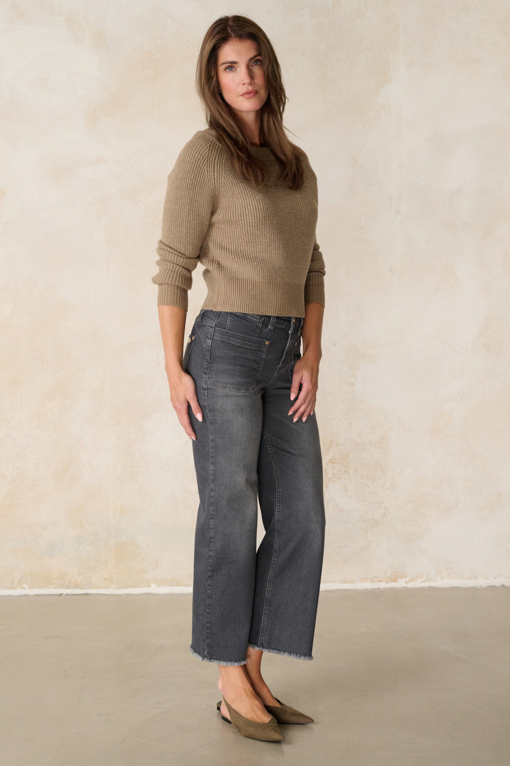 Clara – Flared Leg Jeans in Stahlgrau (verkürzt) mit hoher Leibhöhe