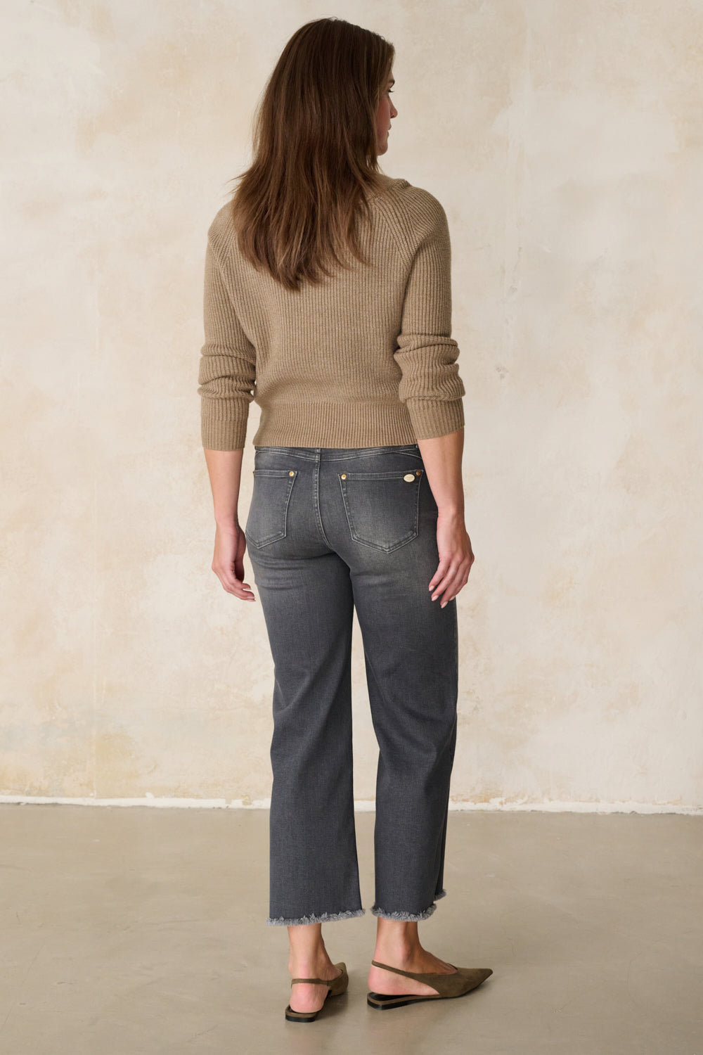 Clara – Flared Leg Jeans in Stahlgrau (verkürzt) mit hoher Leibhöhe
