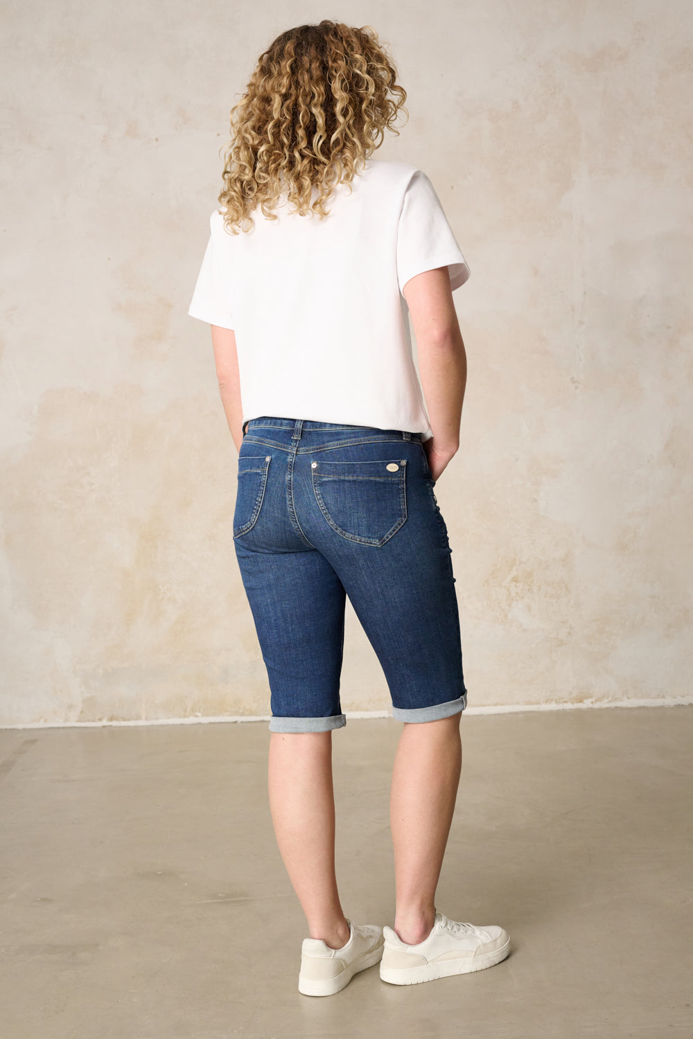 Merle Slim Fit Bermuda – Maronenblau & Soft Denim, mittlere Leibhöhe