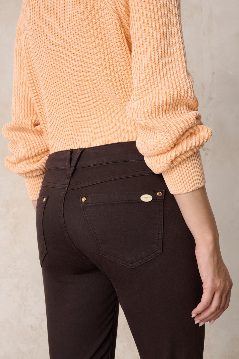 Melina Bootcut Hose - Edelbraun & Baumwoll-Stretch, mittlere Leibhöhe