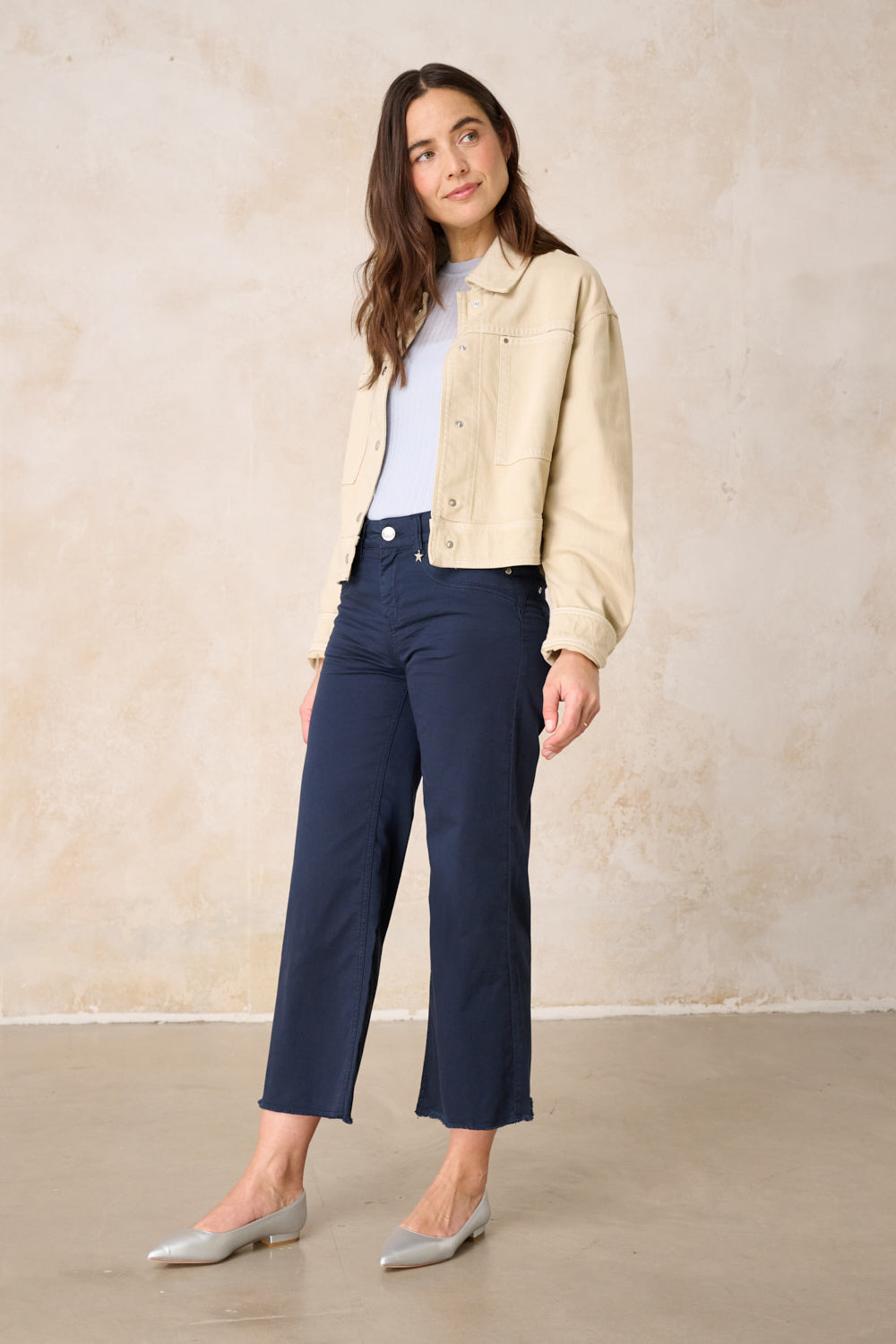 Clara – Flared Hose in Royalblau mit hoher Leibhöhe