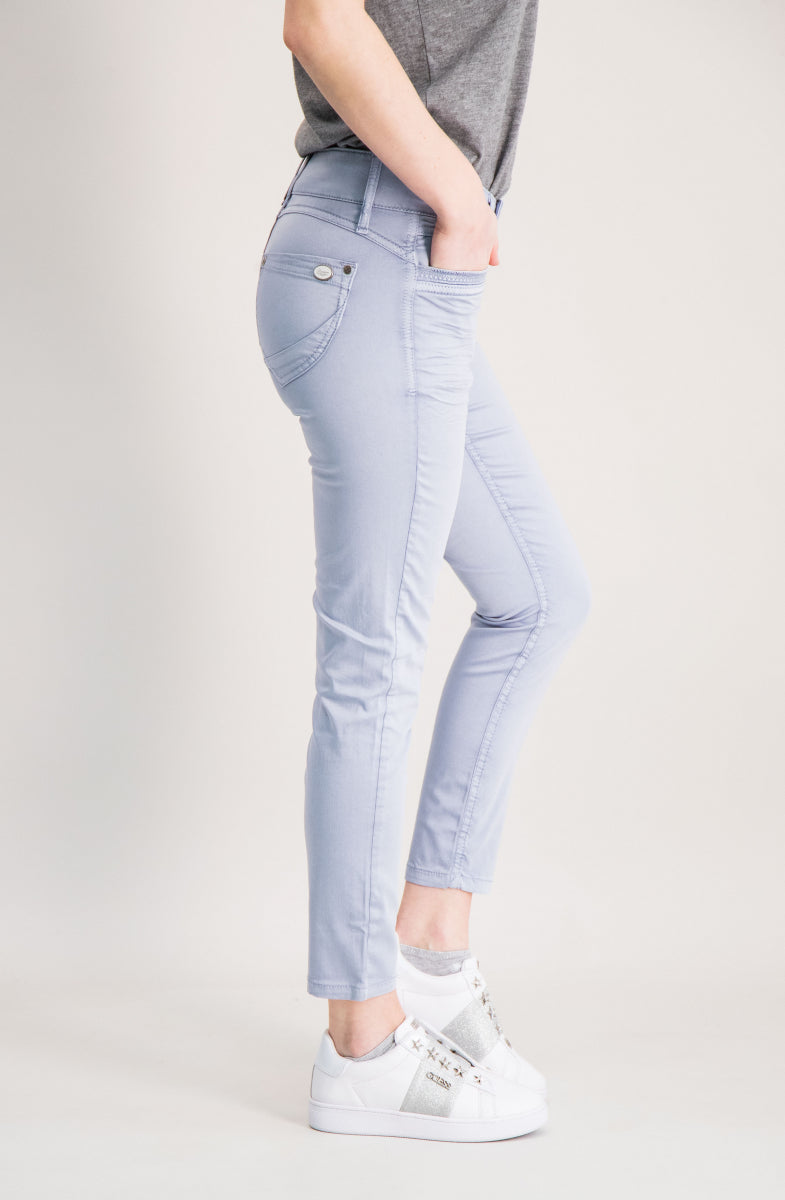 Nina SLIM Blassblau