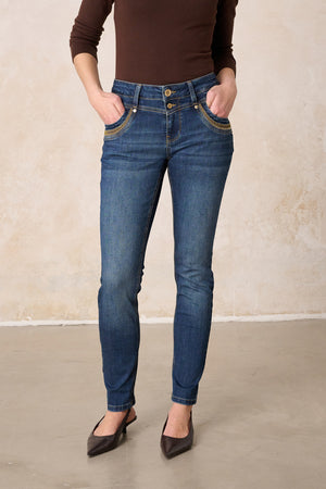 Merle – Slim Fit Jeans in Himmelblau mit mittlerer Leibhöhe