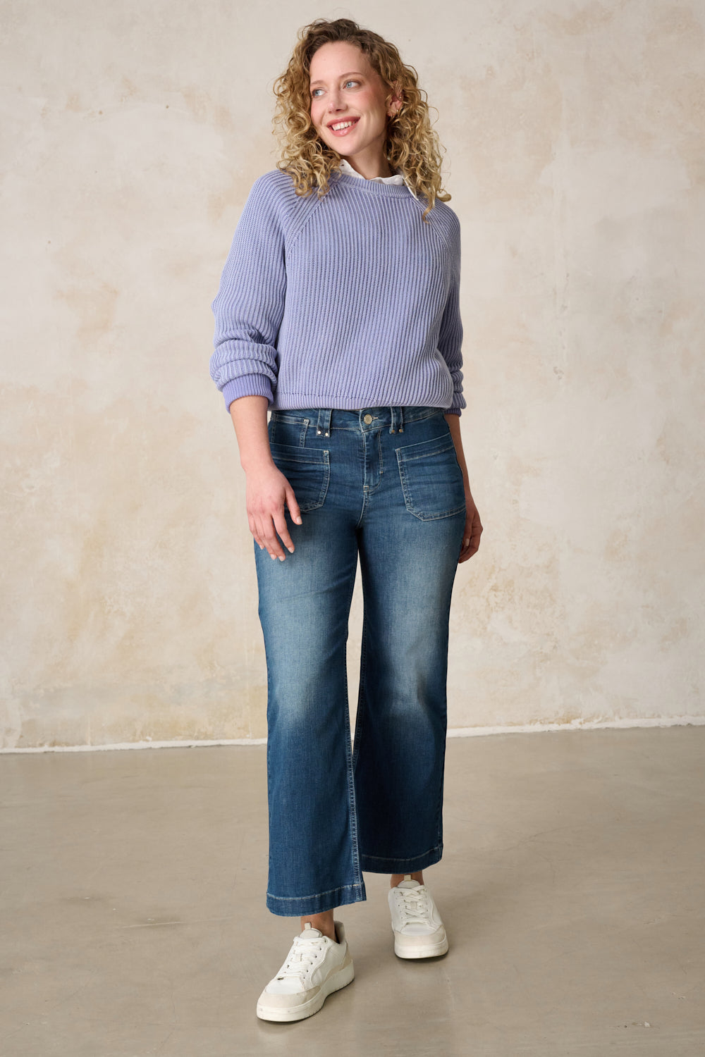 Clara – Flared Jeans in Südblau mit hoher Leibhöhe