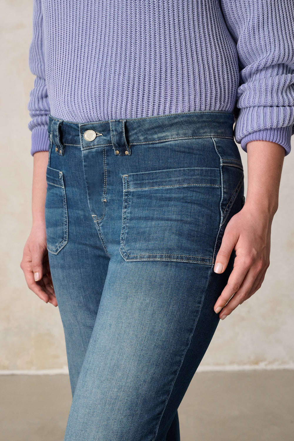 Clara Flared Jeans - Südblau & Soft Denim, hoher Leibhöhe
