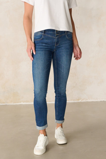 Merle – Slim Fit Jeans in Edelblau mit mittlerer Leibhöhe