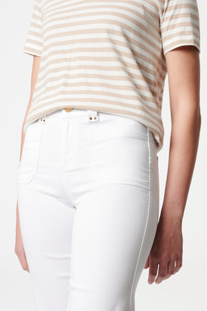 Clara – Flared Trousers in Bright White L28 with High Rise