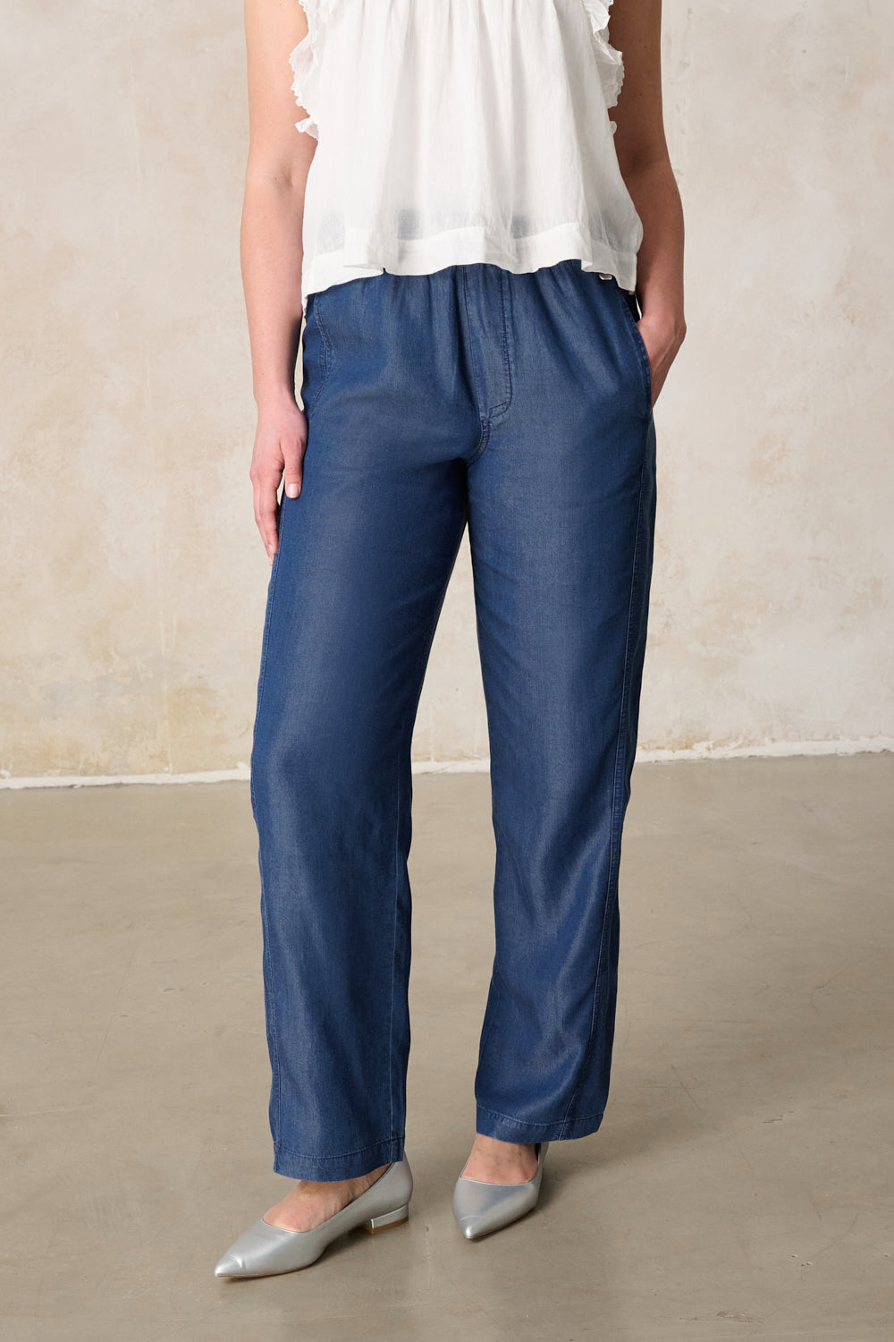 Eda - Straight Leg Hose in Blau