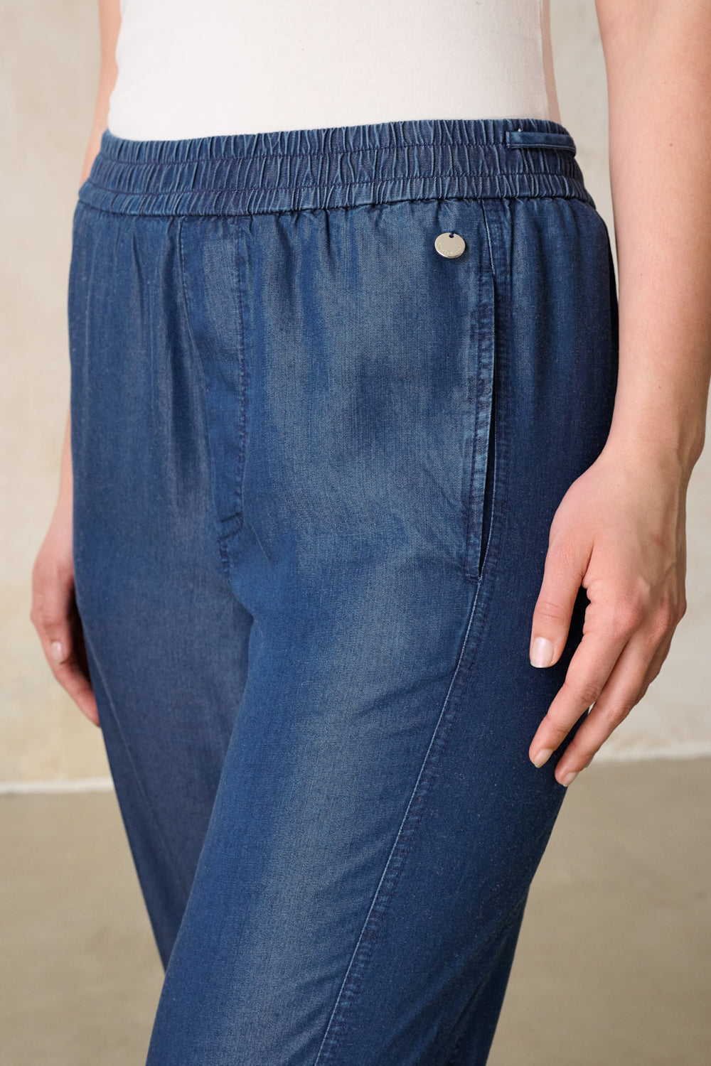 Eda - Straight Leg Hose in Blau