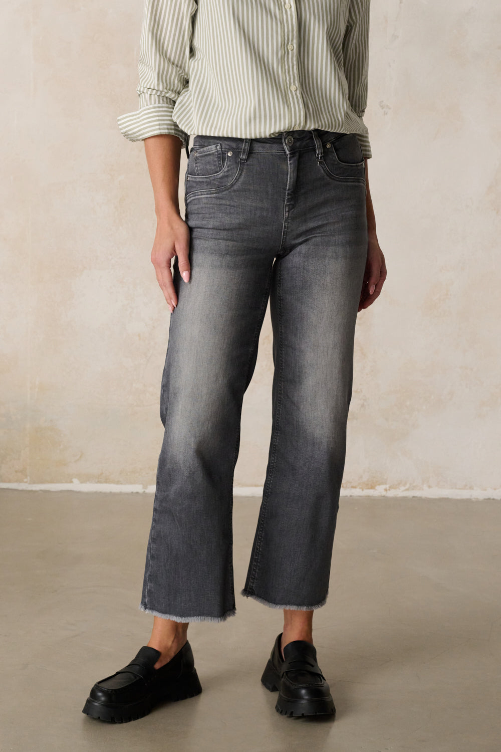 Clara - Jeans Flared – Edelgrau