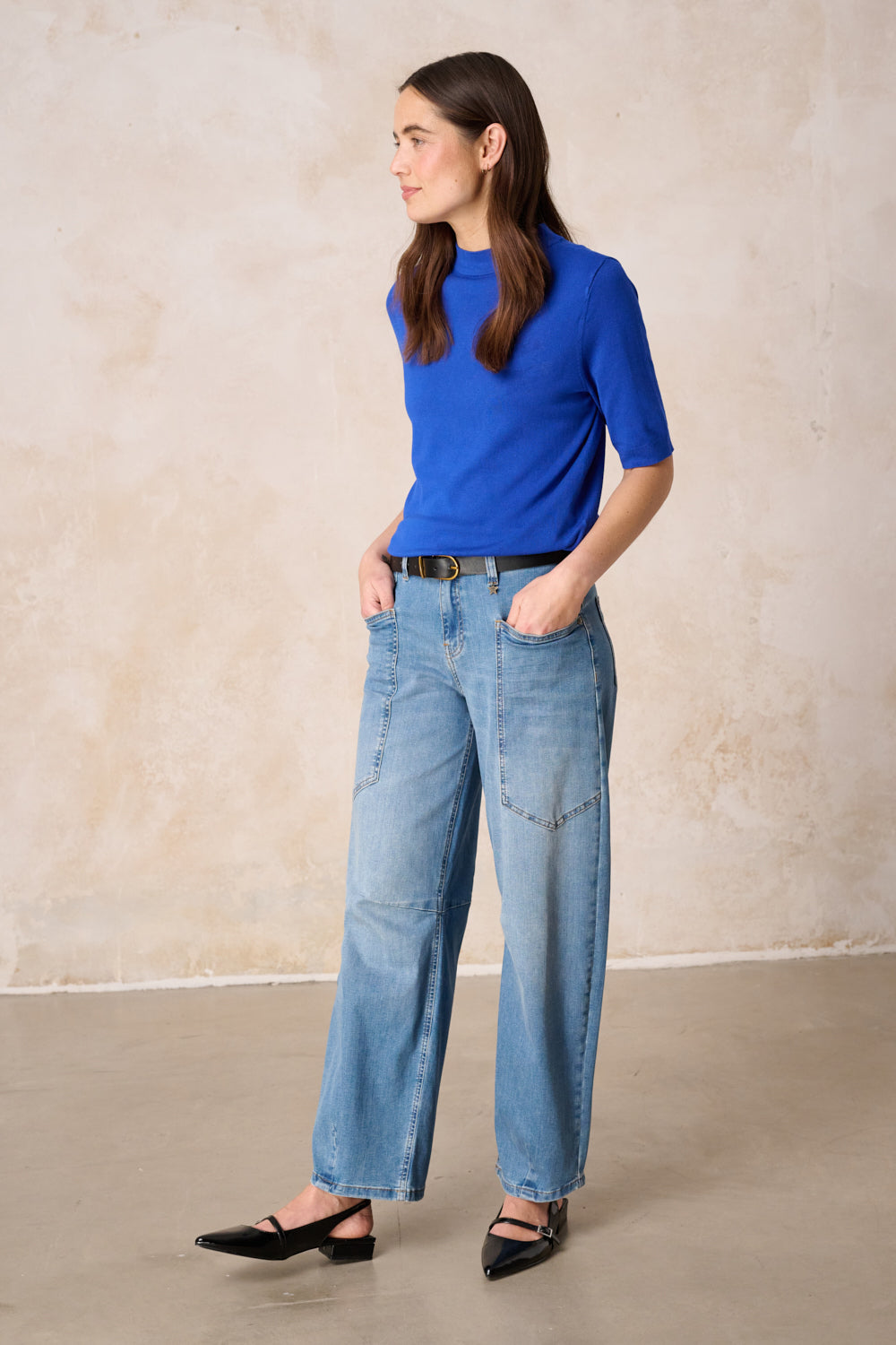 Serena – Barrel Jeans in Taschenblau mit hoher Leibhöhe