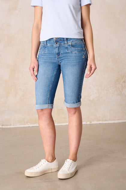 Merle Slim Fit Bermuda – Holunderblau & Leichter Denim, mittlere Leibhöhe