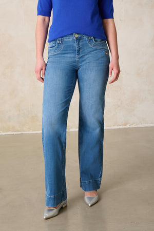 Clara Flared Jeans – Hageblau & Soft Denim, hohe Leibhöhe